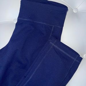 Navy blue under armour ankle length legging